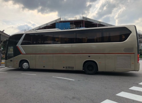 大型バス　外観